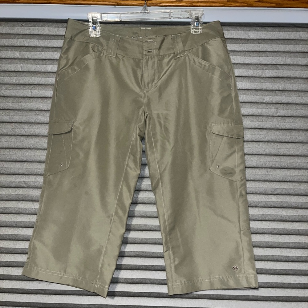 Columbia Tan Hiking/Outdoor knee length Shorts